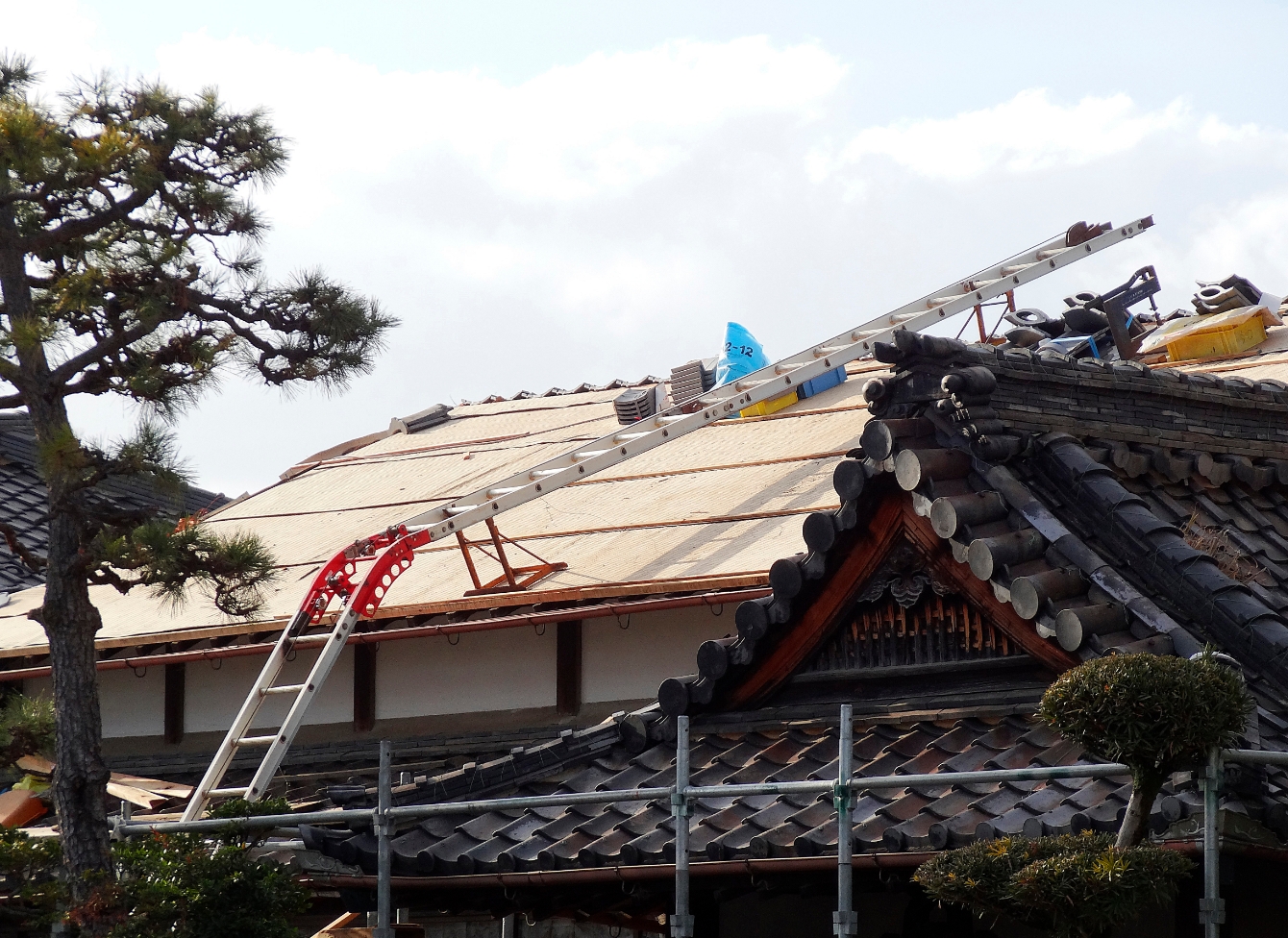 屋根葺き替え工事